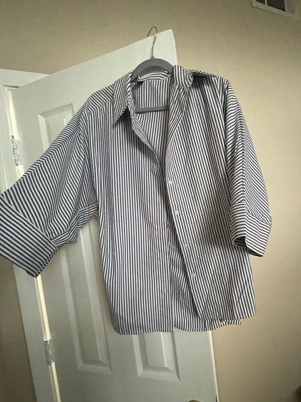 Woman Striped Button-Up Shirt & pants in White and Navy